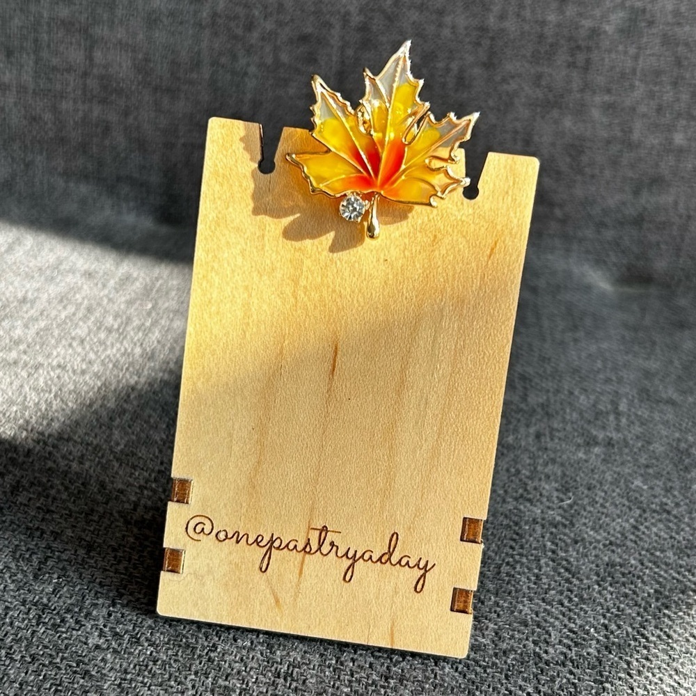 Maple Leaf Resin Pin Brooch, Orange, Yellow, Gold - Picture 17 of 17